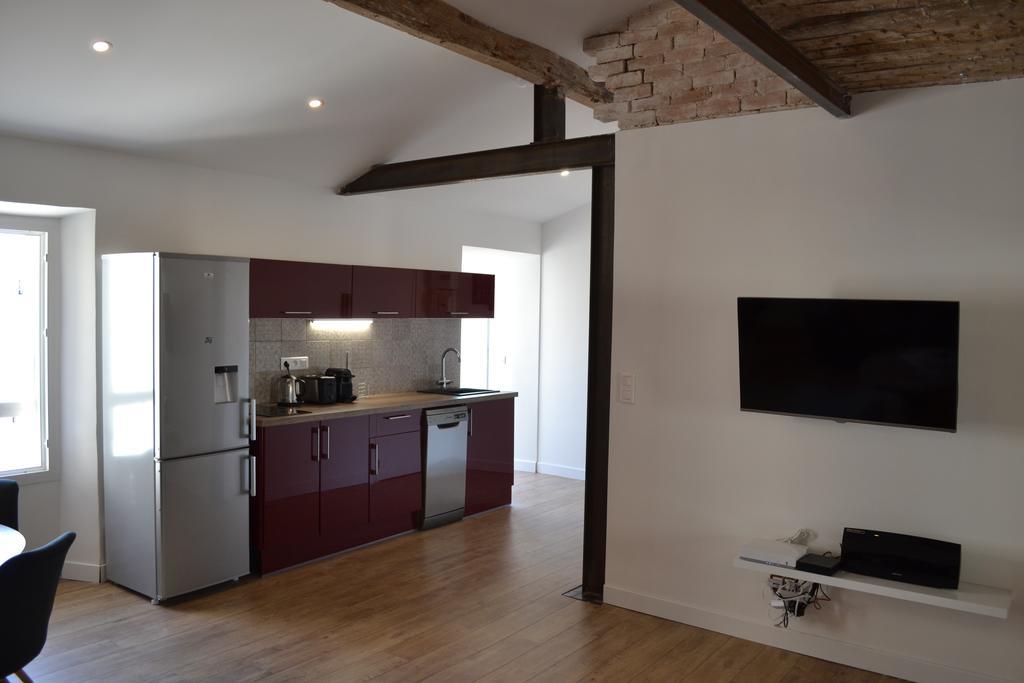 2 Pieces Vagliano